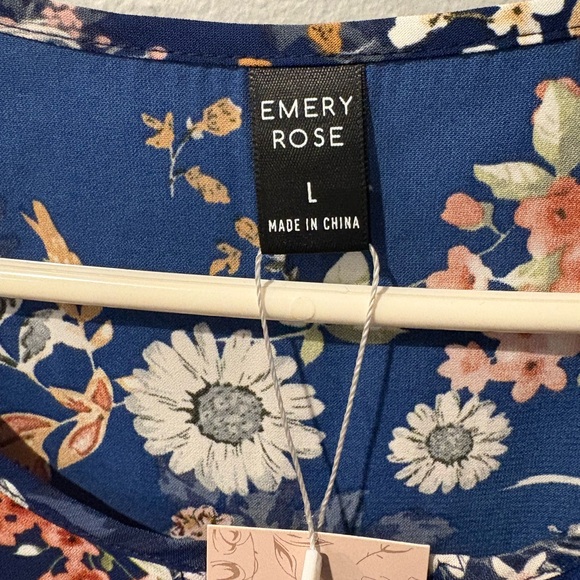 Emery Rose Floral Sleeveless Top - Blue - Picture 3 of 5